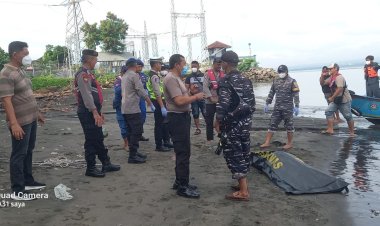 Polri Sigap Evakuasi Penemuan Mayat di perairan Selat Bali